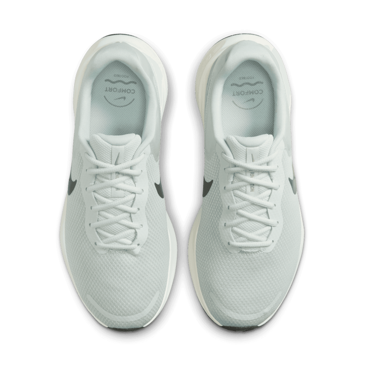 Nike Revolution 7 Road (Extra Wide) Angle 1