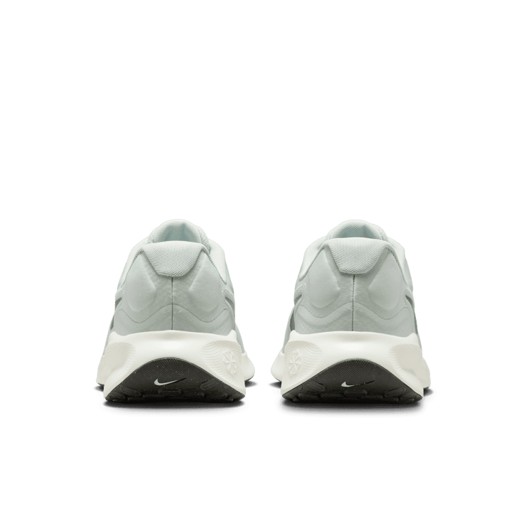 Nike Revolution 7 Road (Extra Wide) Angle 3