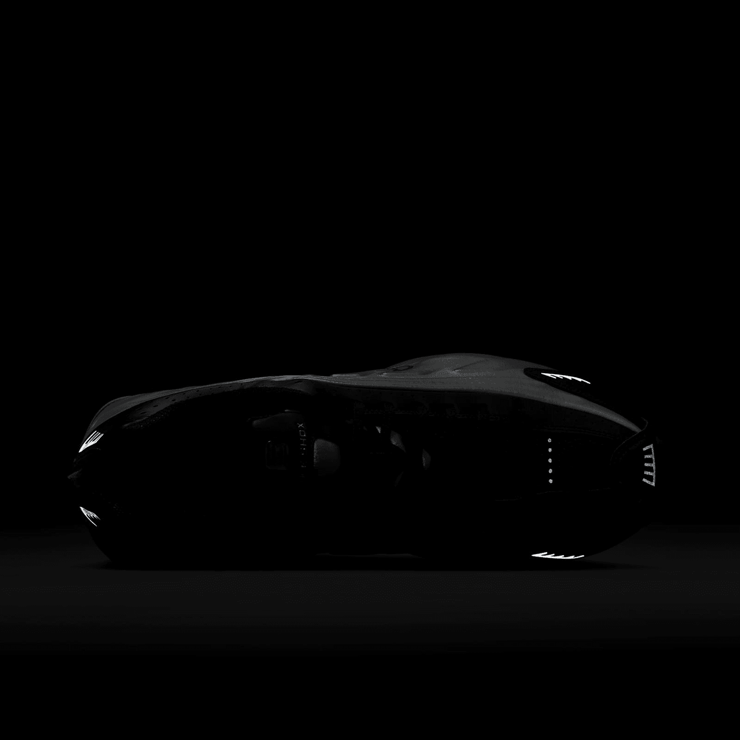 Nike Shox R4 Angle 6