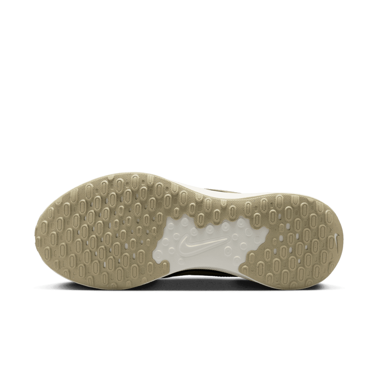 Nike Revolution 7 Road Angle 0