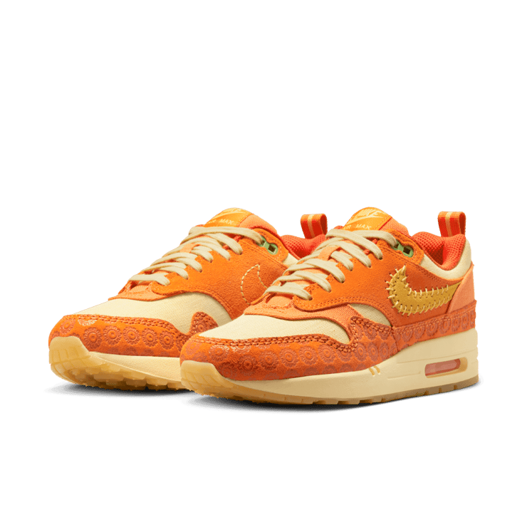 Nike Air Max 1 Premium Somos Familia (W) Angle 2