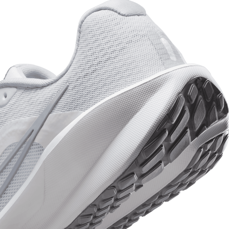 Nike Downshifter 13 Road Angle 5