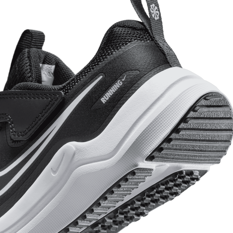 Nike Cosmic Runner Angle 5