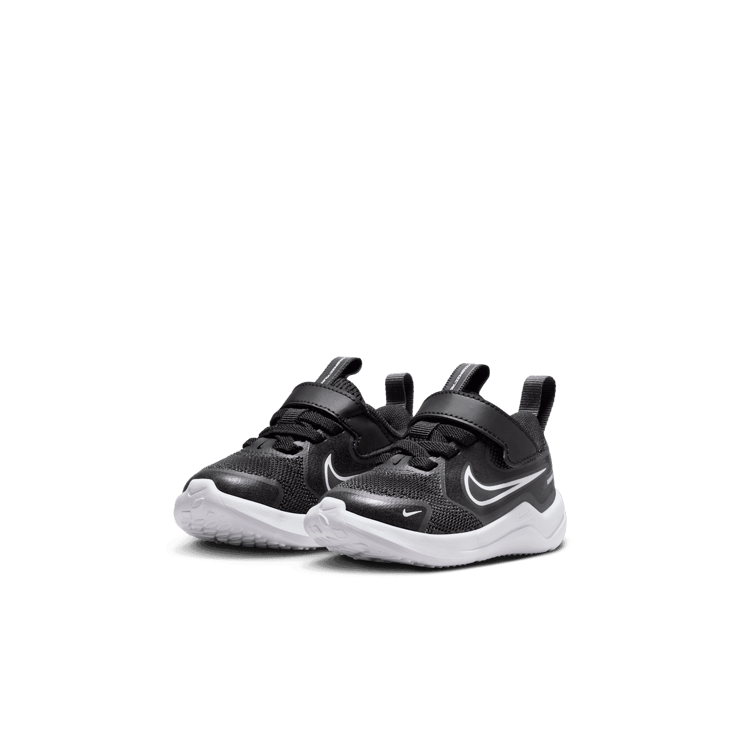 Nike Cosmic Runner Angle 2