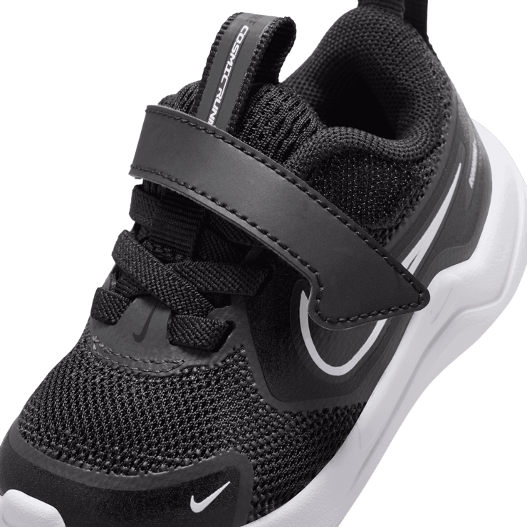Nike Cosmic Runner Angle 4