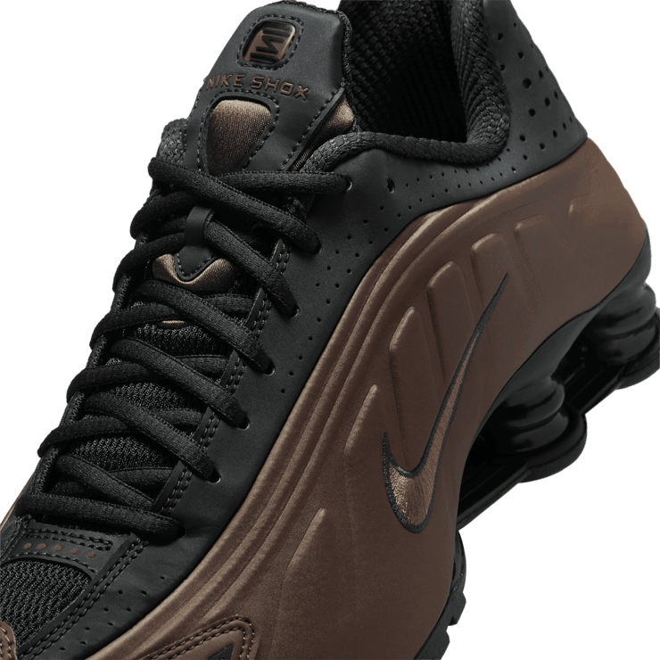 Nike Shox R4 'Off Noir Ironstone' (W) Angle 4