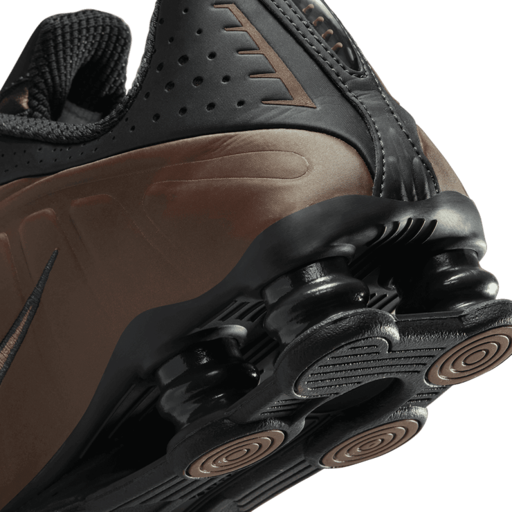 Nike Shox R4 'Off Noir Ironstone' (W) Angle 5