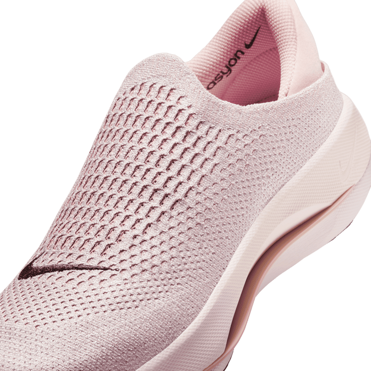 Nike Reina EasyOn Premium Angle 4