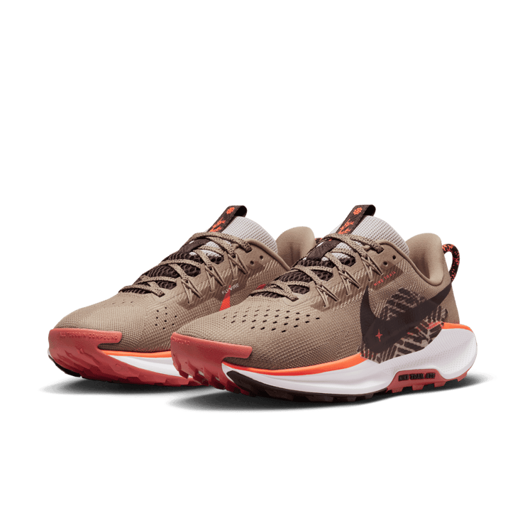 Nike Pegasus Trail 5 Trail Angle 2