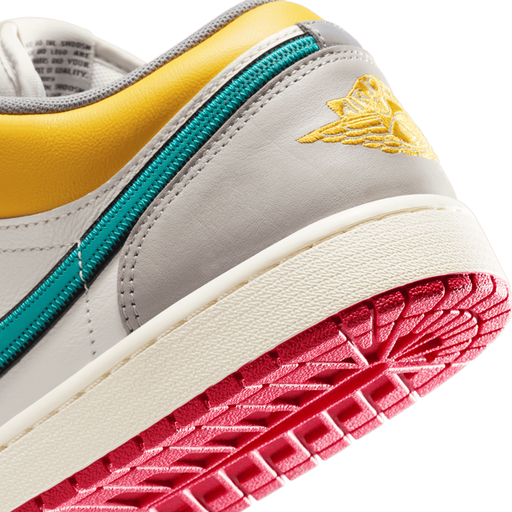 Air Jordan 1 Low Lace Toggle Angle 7