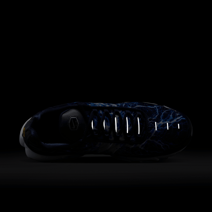 Nike Air Max Plus Eclair Angle 0
