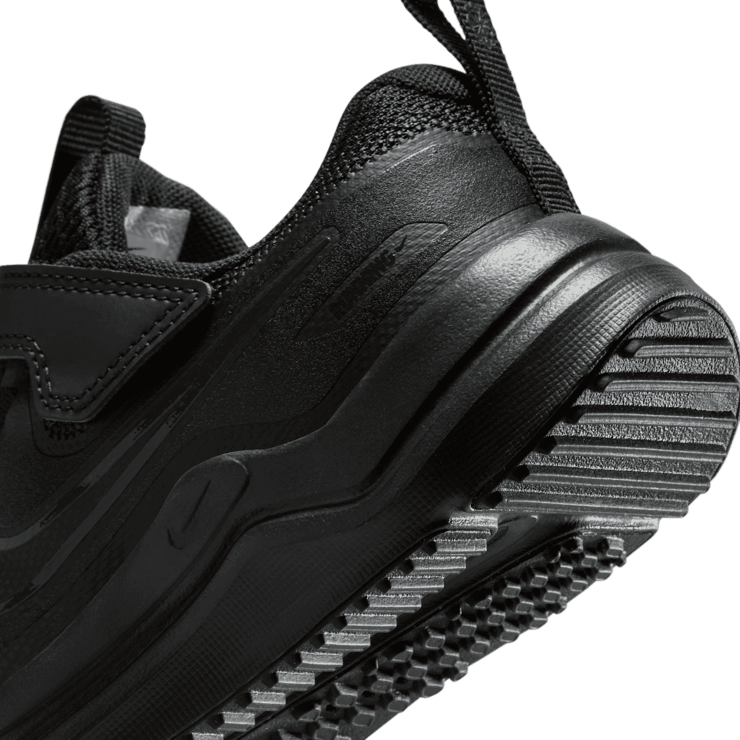 Nike Cosmic Runner Angle 5