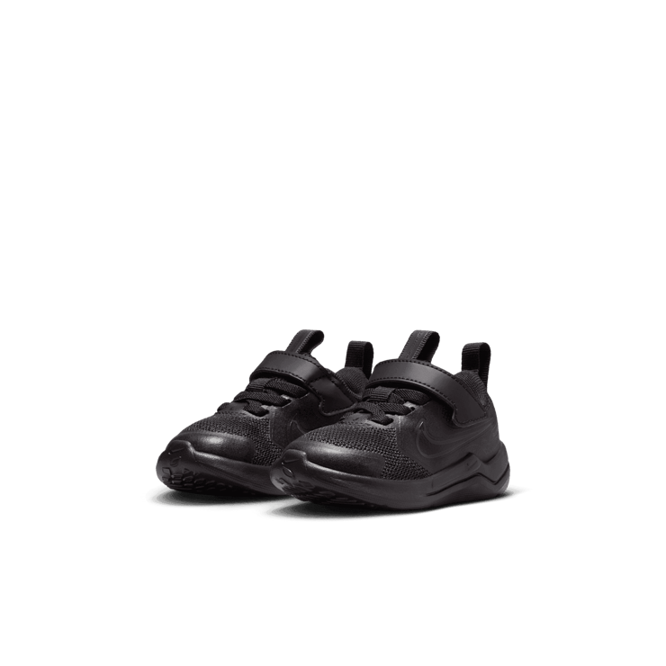 Nike Cosmic Runner Angle 2