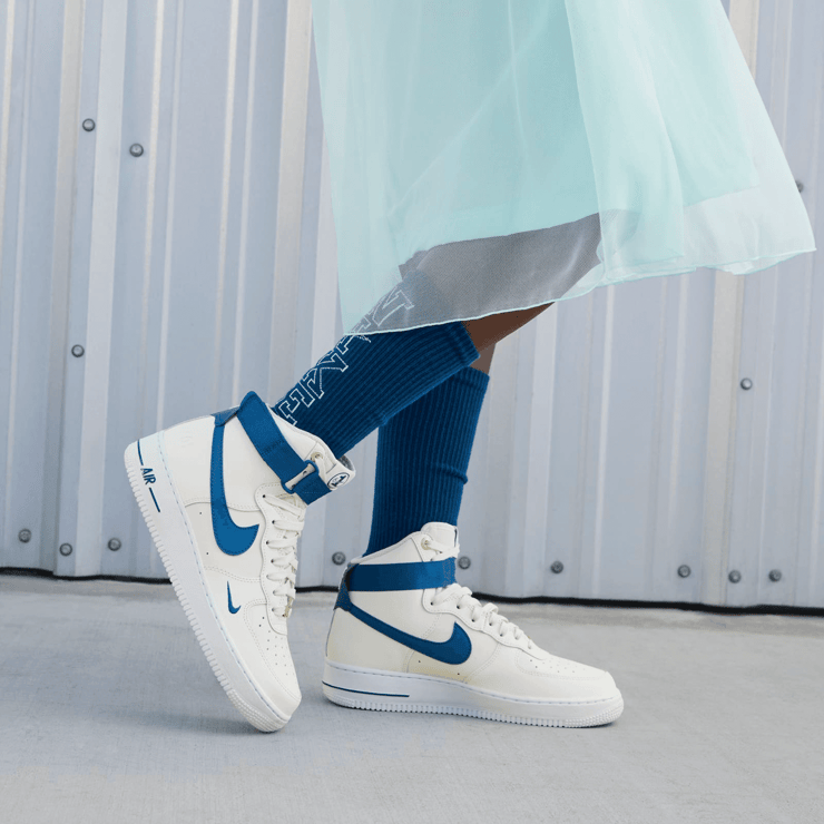 Nike Air Force 1 High 40th Anniversary Sail Blue Jay (W) Angle 0