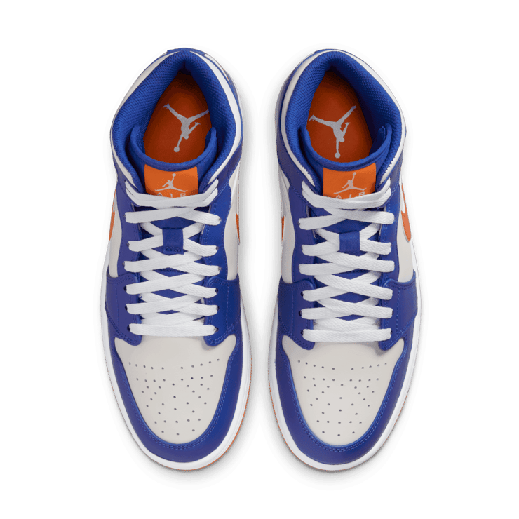 Air Jordan 1 Mid Knicks Angle 1