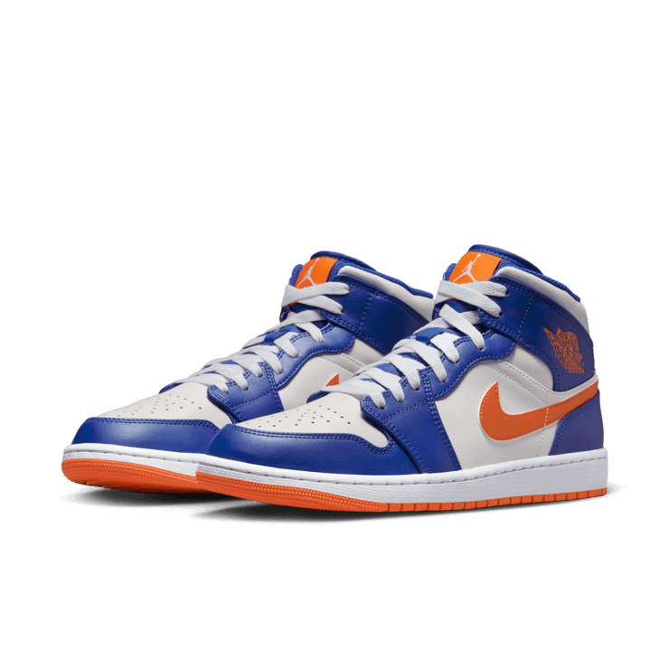 Air Jordan 1 Mid Knicks Angle 2