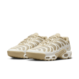 Nike Air Max Plus Drift Angle 2