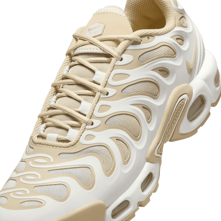 Nike Air Max Plus Drift Angle 4