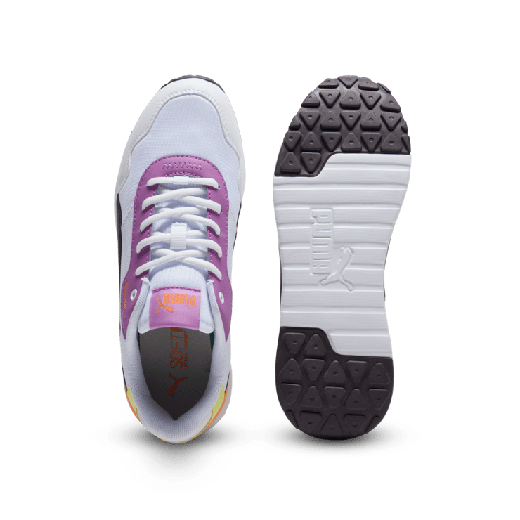 PUMA R78 Voyage Sneakers in White Angle 1