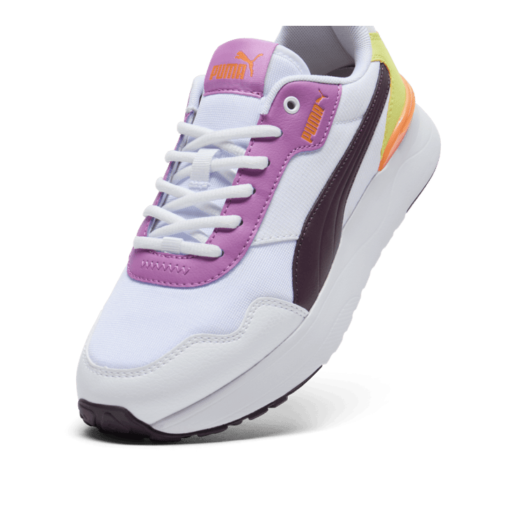 PUMA R78 Voyage Sneakers in White Angle 3