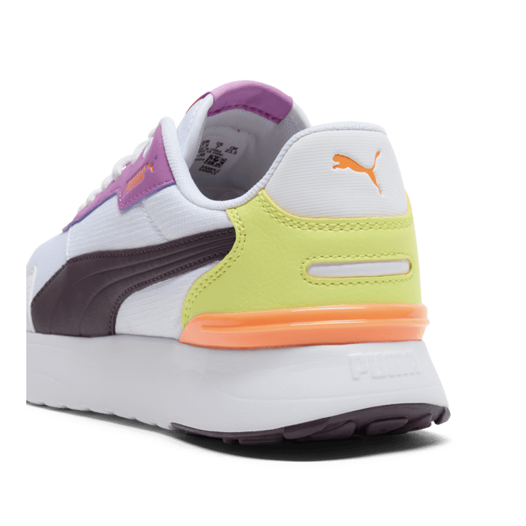 PUMA R78 Voyage Sneakers in White Angle 4