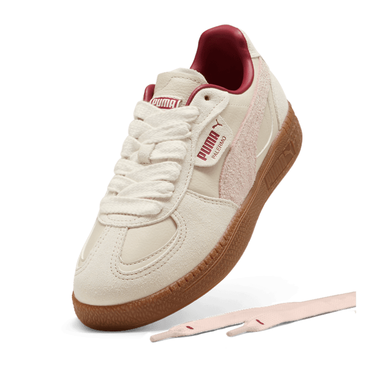 PUMA Palermo Moda Lovers Sneakers in White Angle 2