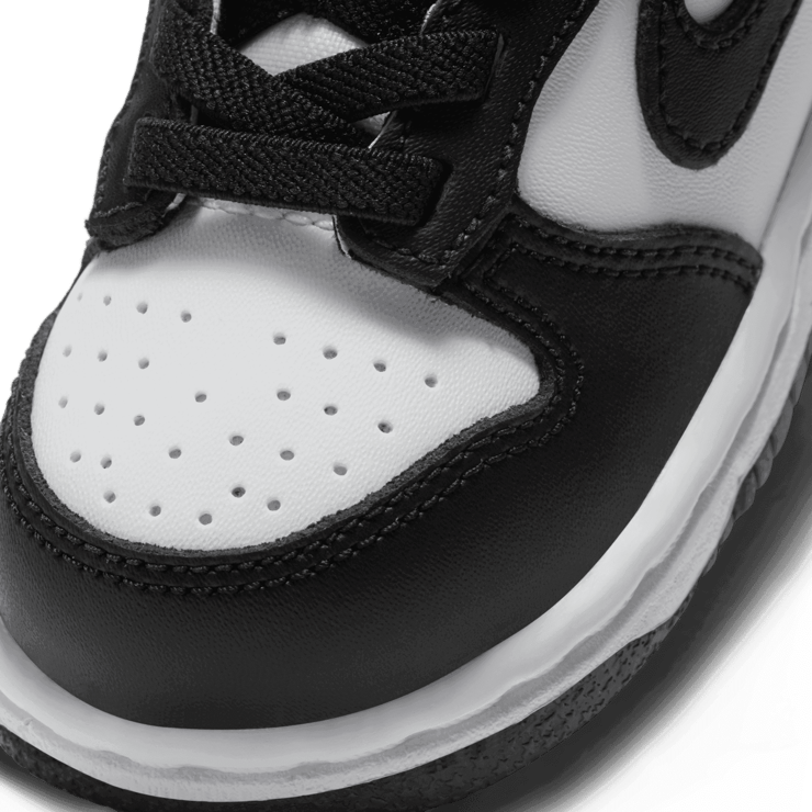 Nike Dunk Low Panda (TD) Angle 4