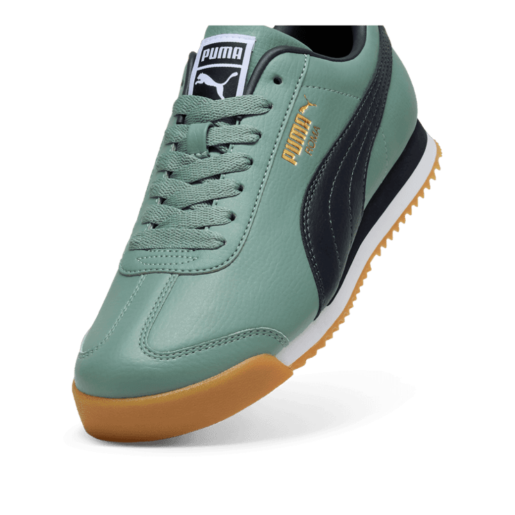 PUMA Roma 24 Sneakers in Green Angle 2
