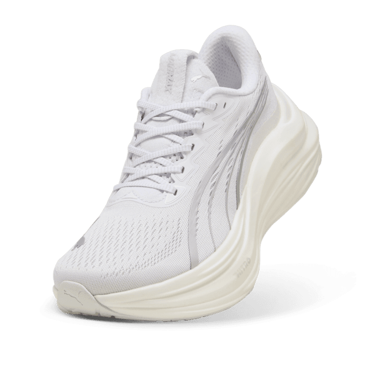 PUMA MagMax NITRO⢠in White Angle 2
