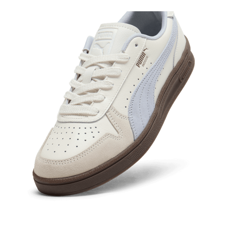 PUMA Indoor Sneakers Women in White Angle 2