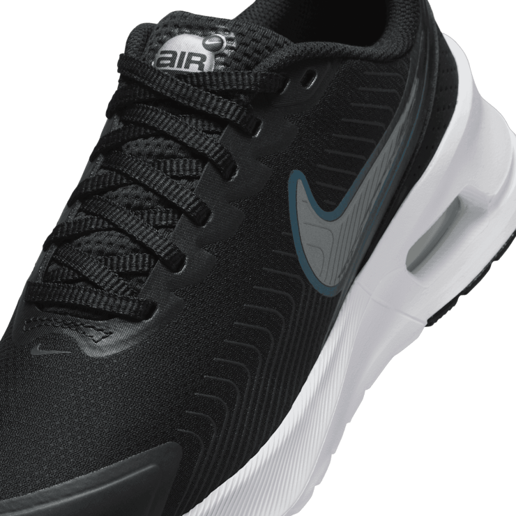 Nike Air Max Nuaxis Angle 4