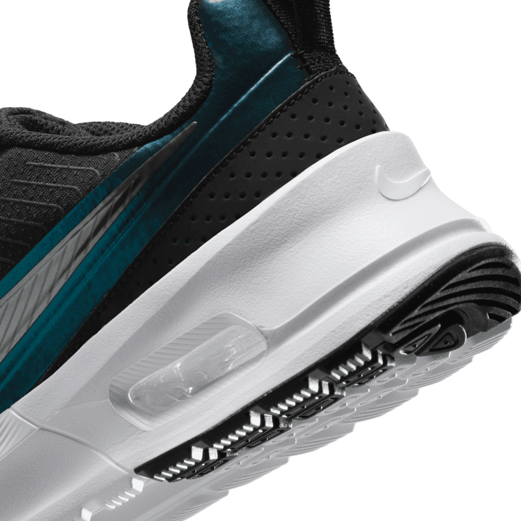 Nike Air Max Nuaxis Angle 5