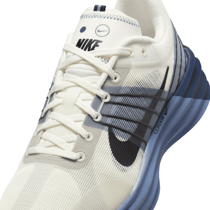 Nike Lunar Roam Angle 4