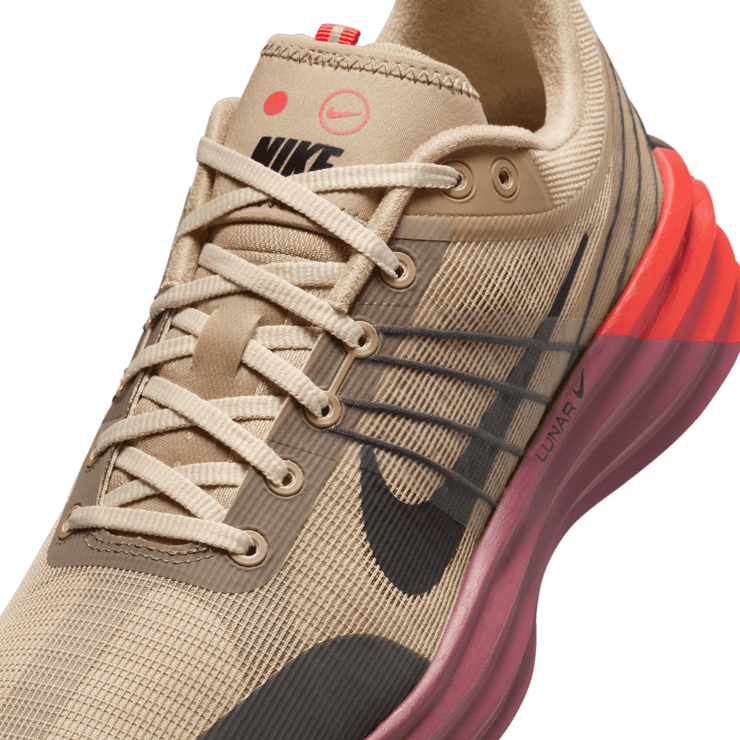 Nike Lunar Roam Angle 4