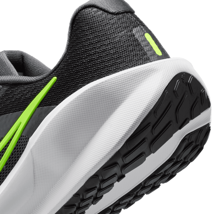 Nike Downshifter 13 Road Angle 4