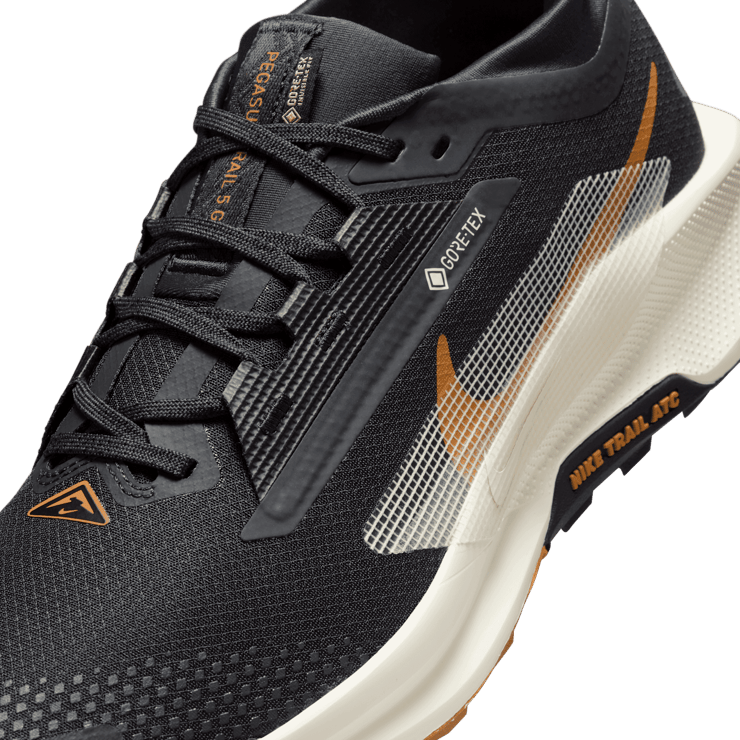 Nike Pegasus Trail 5 GORE-TEX Waterproof Trail Angle 4