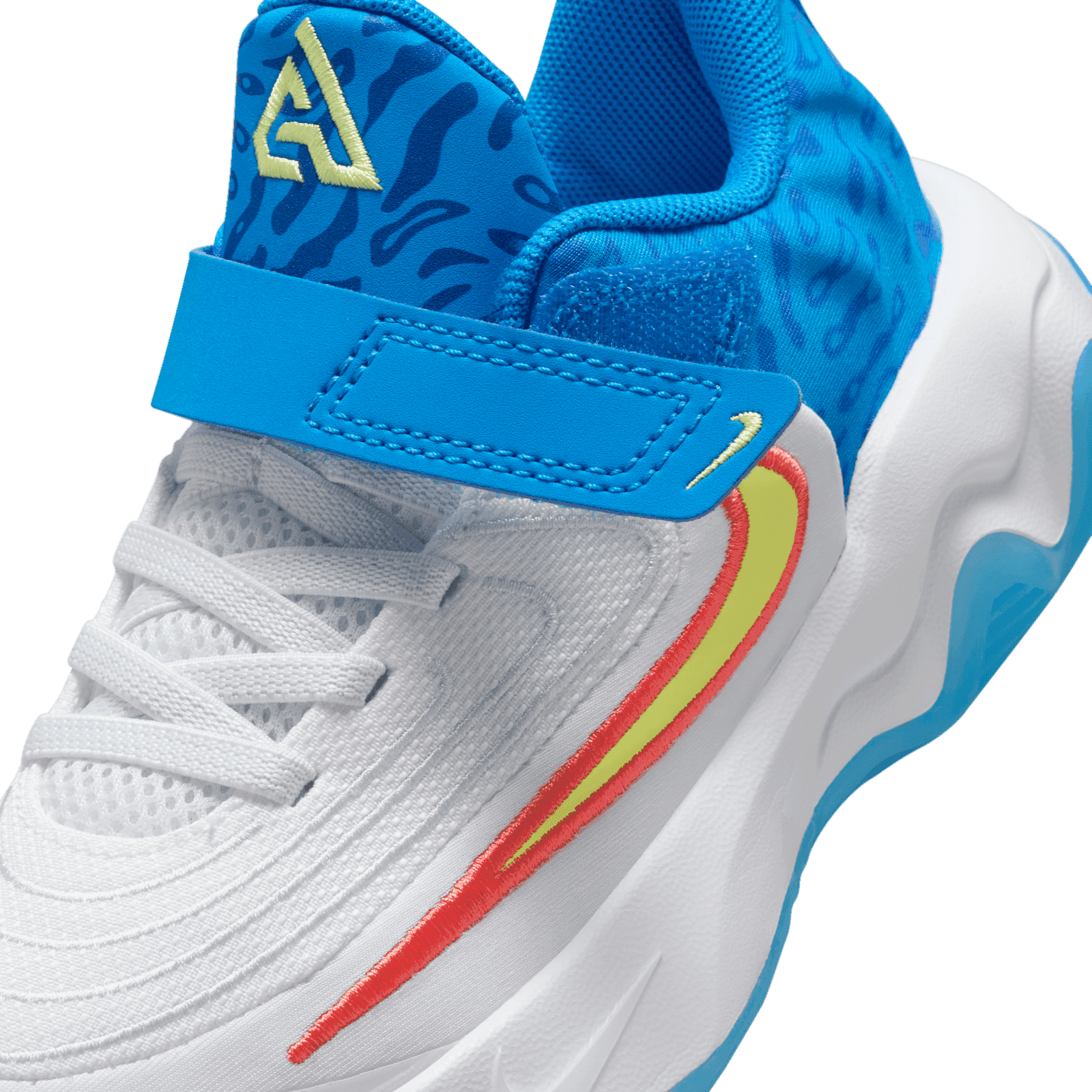 Nike Giannis Immortality 4 SE Angle 4
