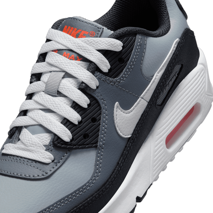 Nike Air Max 90 Angle 4