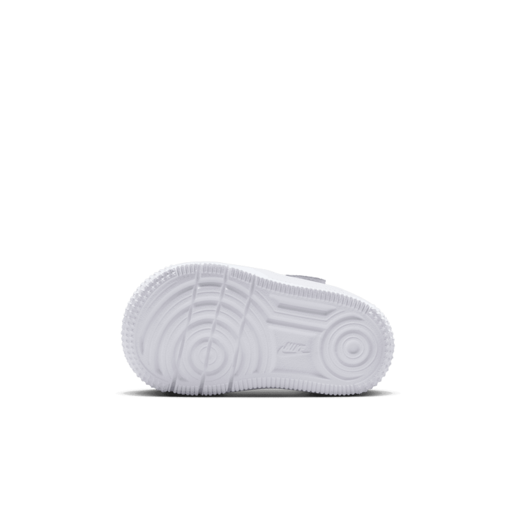 Nike Force 1 Low EasyOn Angle 0