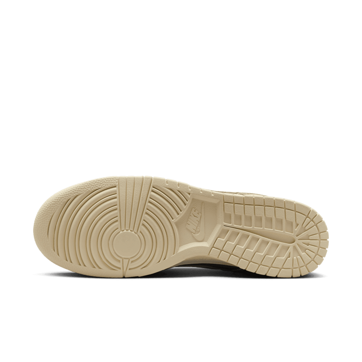 Nike Dunk Low Retro Angle 0