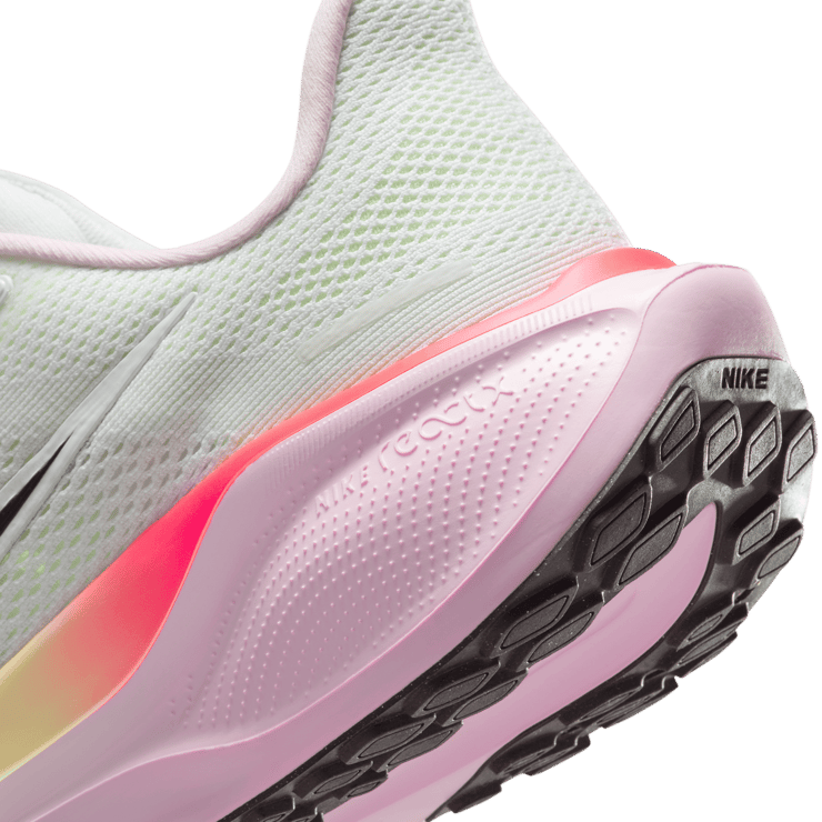 Nike Pegasus 41 Road Angle 6