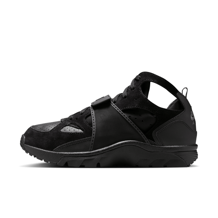 Nike Air Trainer Huarache Triple Black Angle 3