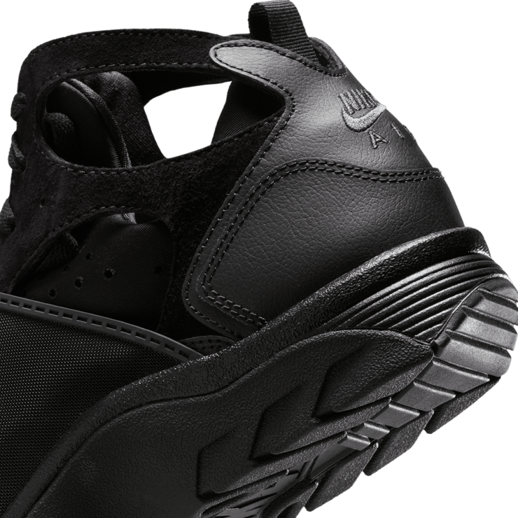 Nike Air Trainer Huarache Triple Black Angle 6