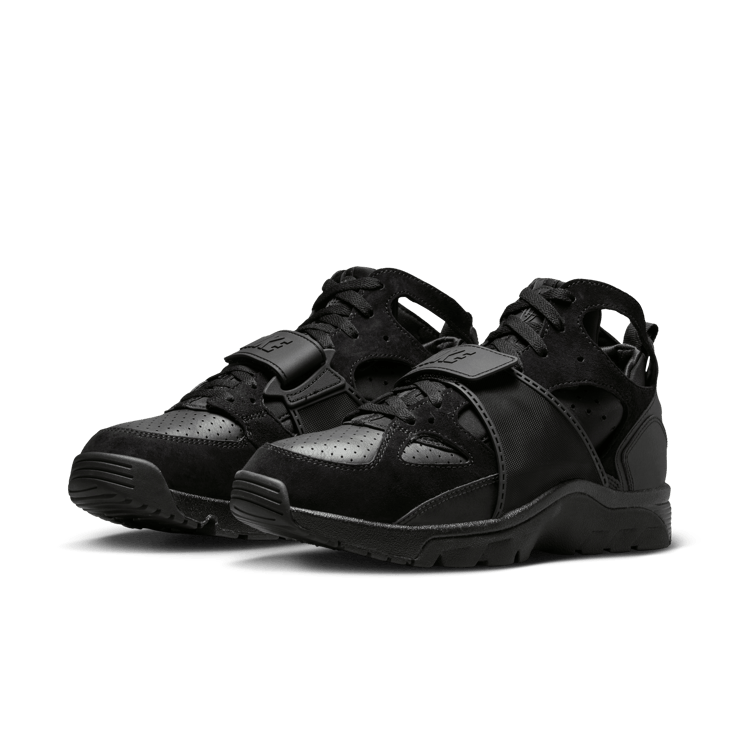 Nike Air Trainer Huarache Triple Black Angle 2