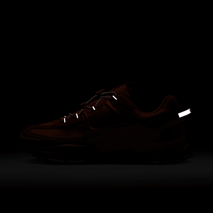 Nike Zoom Vomero Roam Safety Orange Flax Angle 3