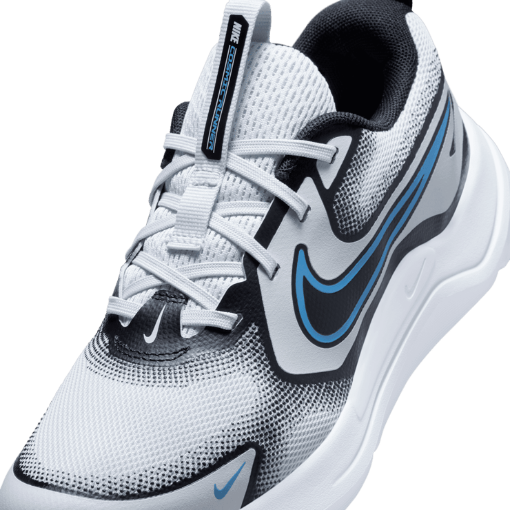 Nike Cosmic Runner Road Angle 4