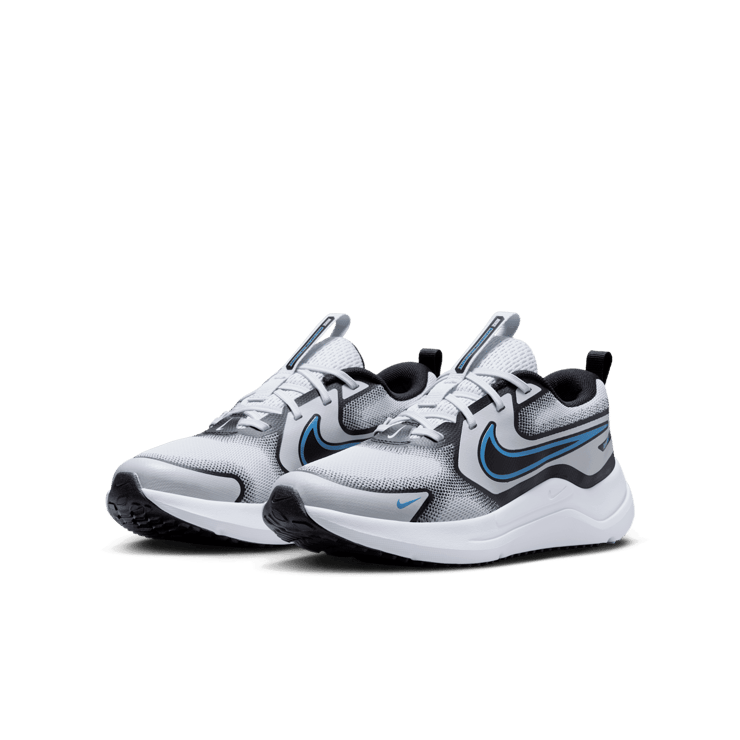 Nike Cosmic Runner Road Angle 2