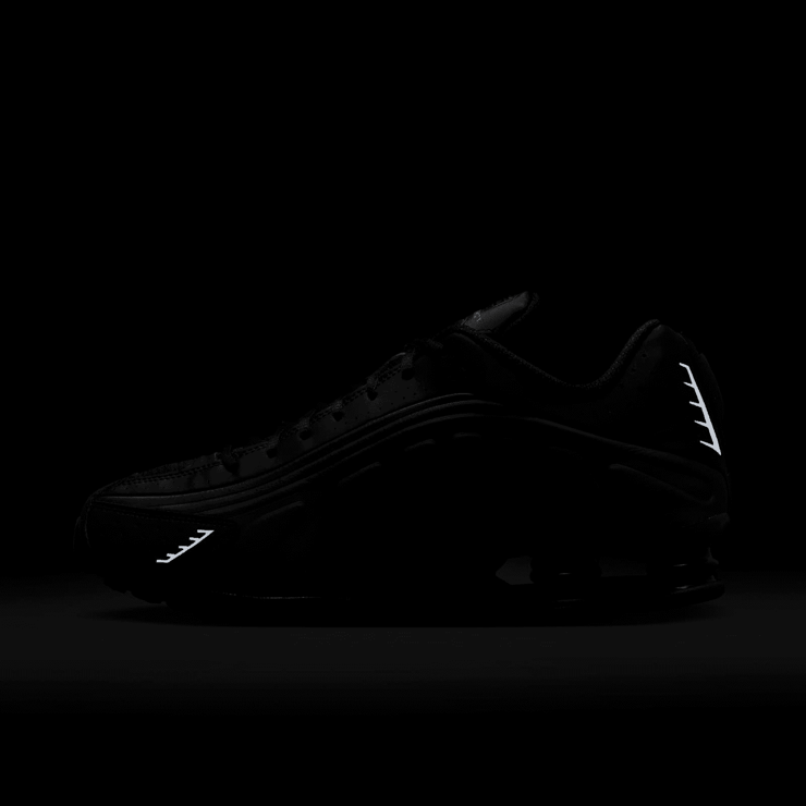 Nike Shox R4 Angle 9