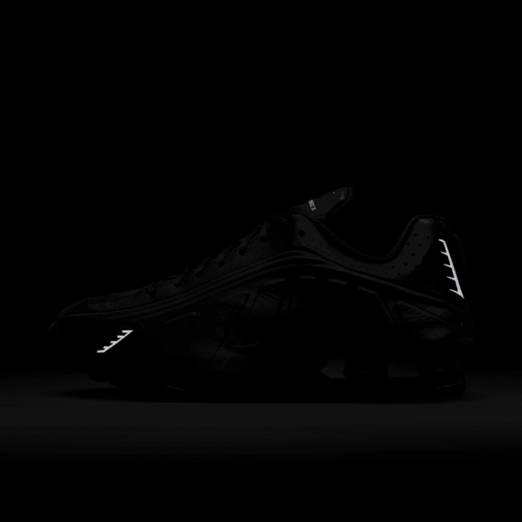 Nike Shox R4 Angle 8