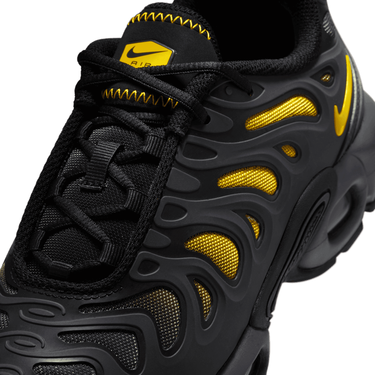 Nike Air Max Plus Drift Angle 4